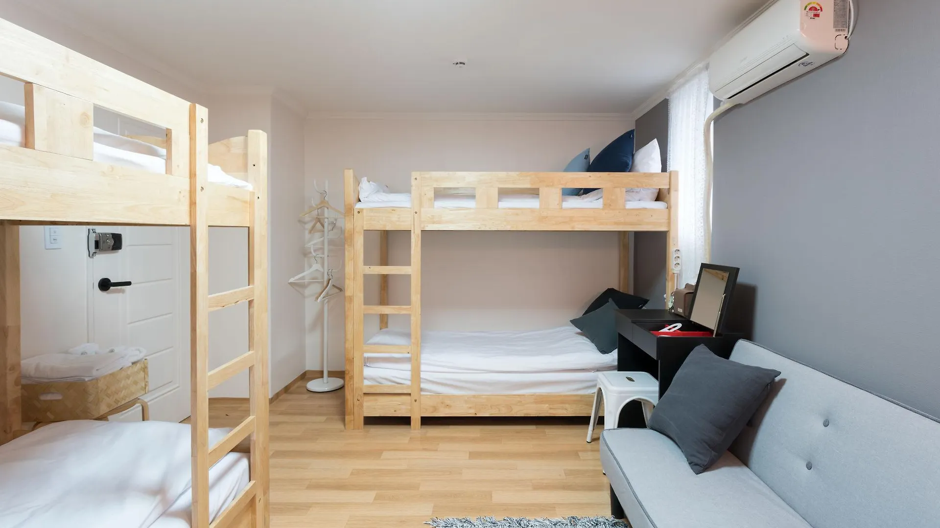 Mono House Budget Seoul Hotel